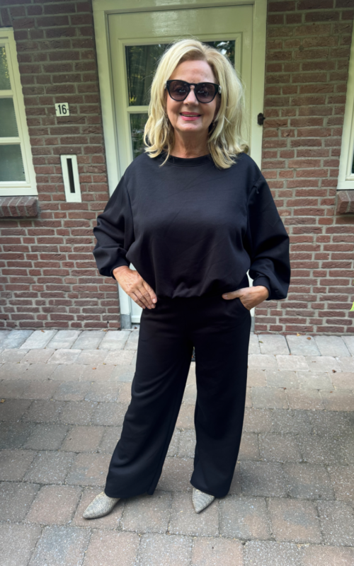 When you love Fall Set Black