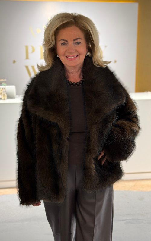 I do it furry coat brown/black